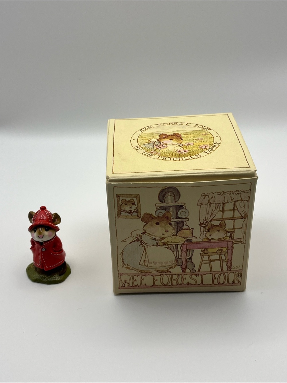 M-180 Wee Forest Folk Petersen Family Wee Forest Folk Red Raincoat Mouse 1991 - Picture 7 of 8
